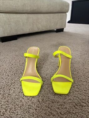 Neon Yellow Strappy Square-Toe Heeled Sandals - Women
